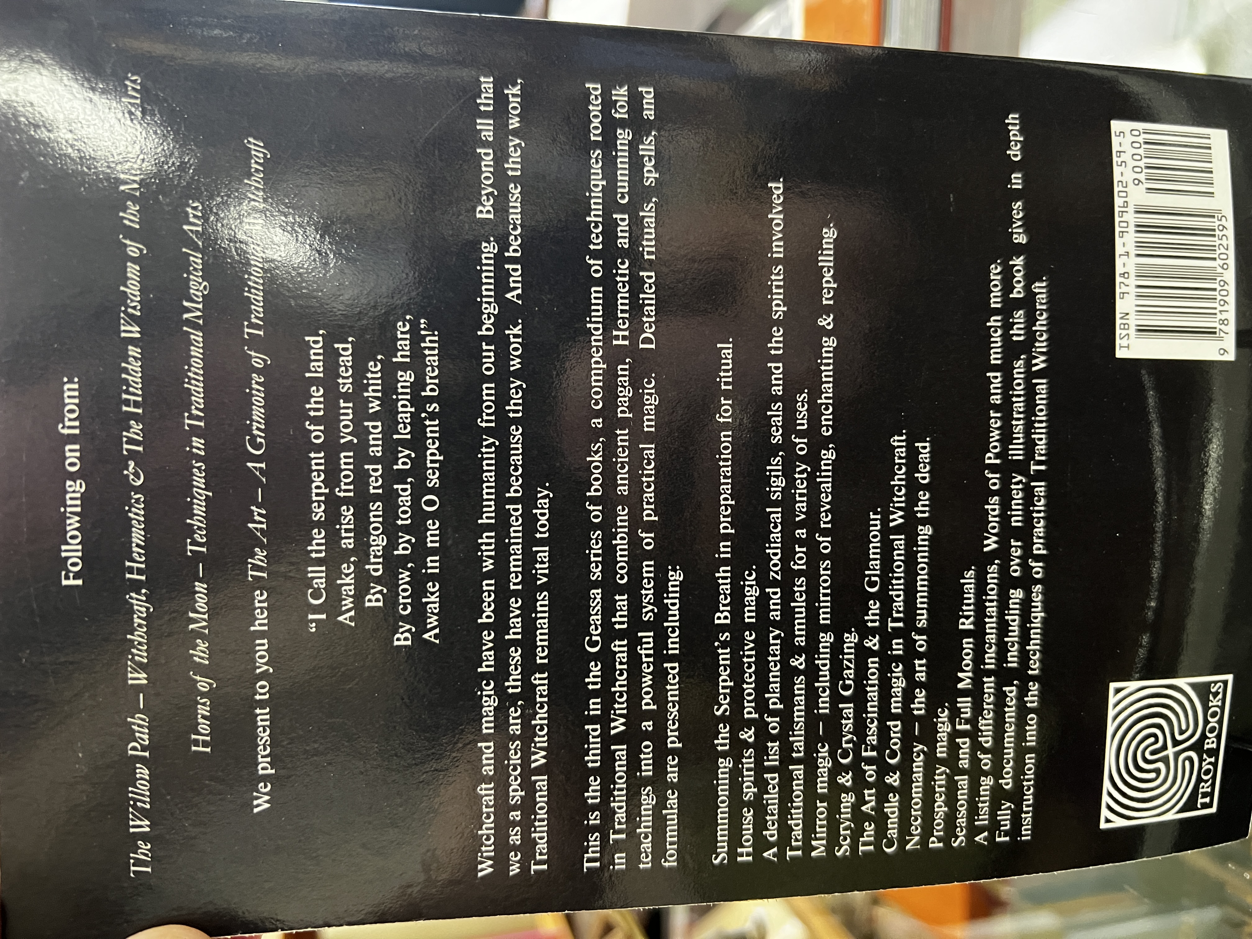 The Art: A Grimoire of Traditional Witchcraft